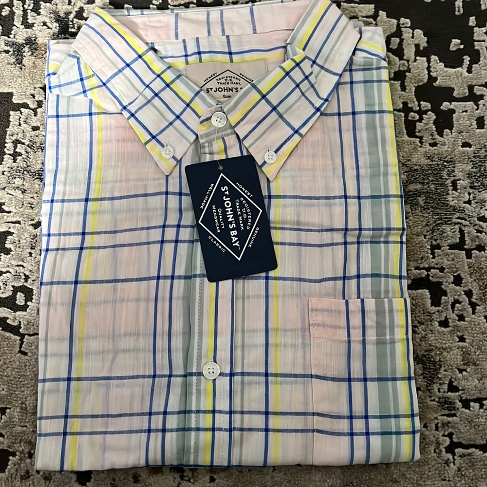 St. John’s Bay XL Short Sleeve Shirt